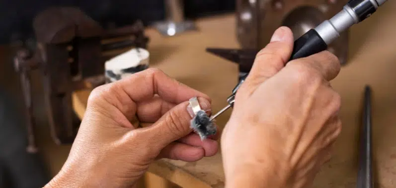 Fabrication des bijoux